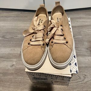 Elegant & Classy Women's Beige Sneakers